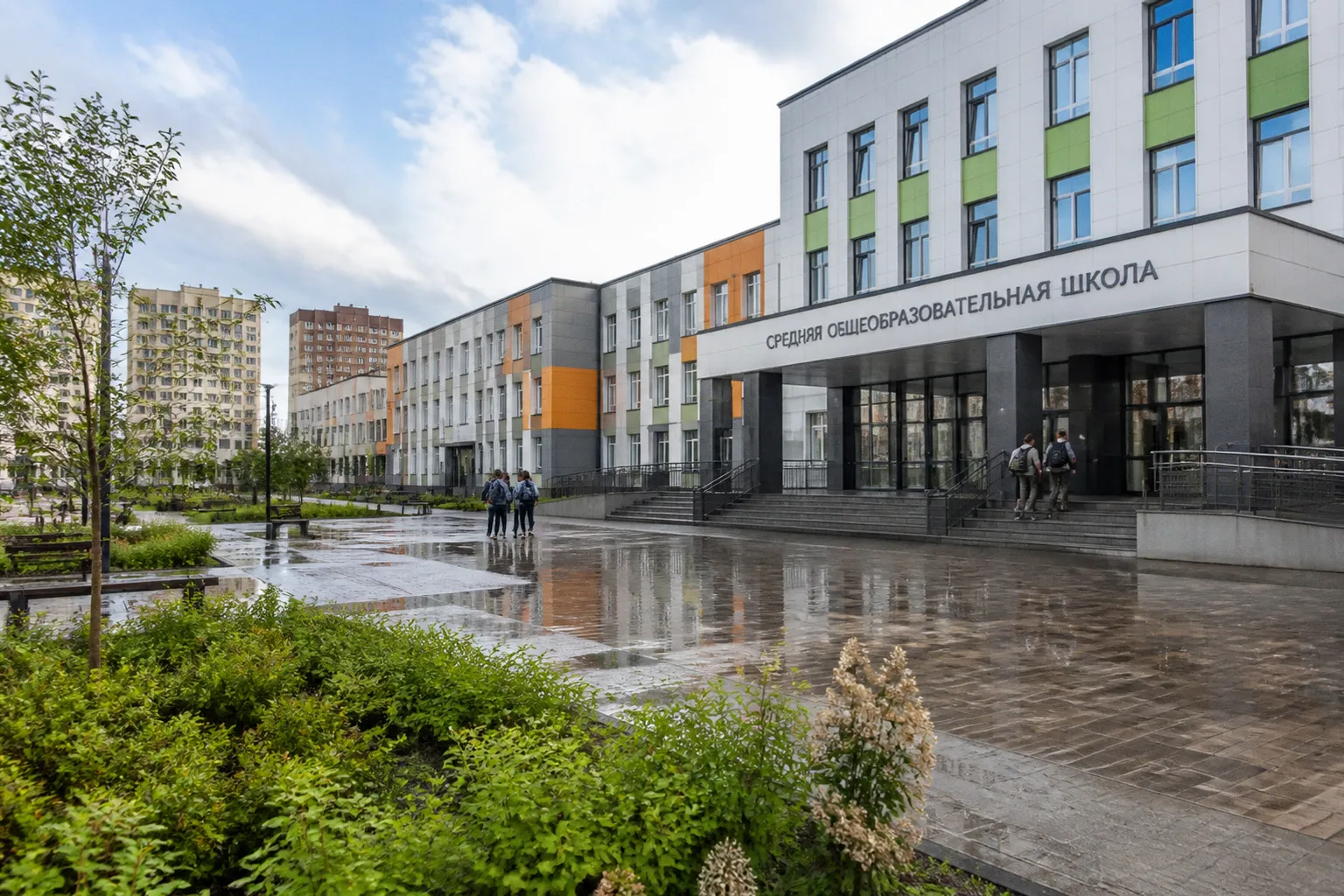 В школах Подмосковья планируют внедрить курсы по ИИ и подготовке к ЕГЭ