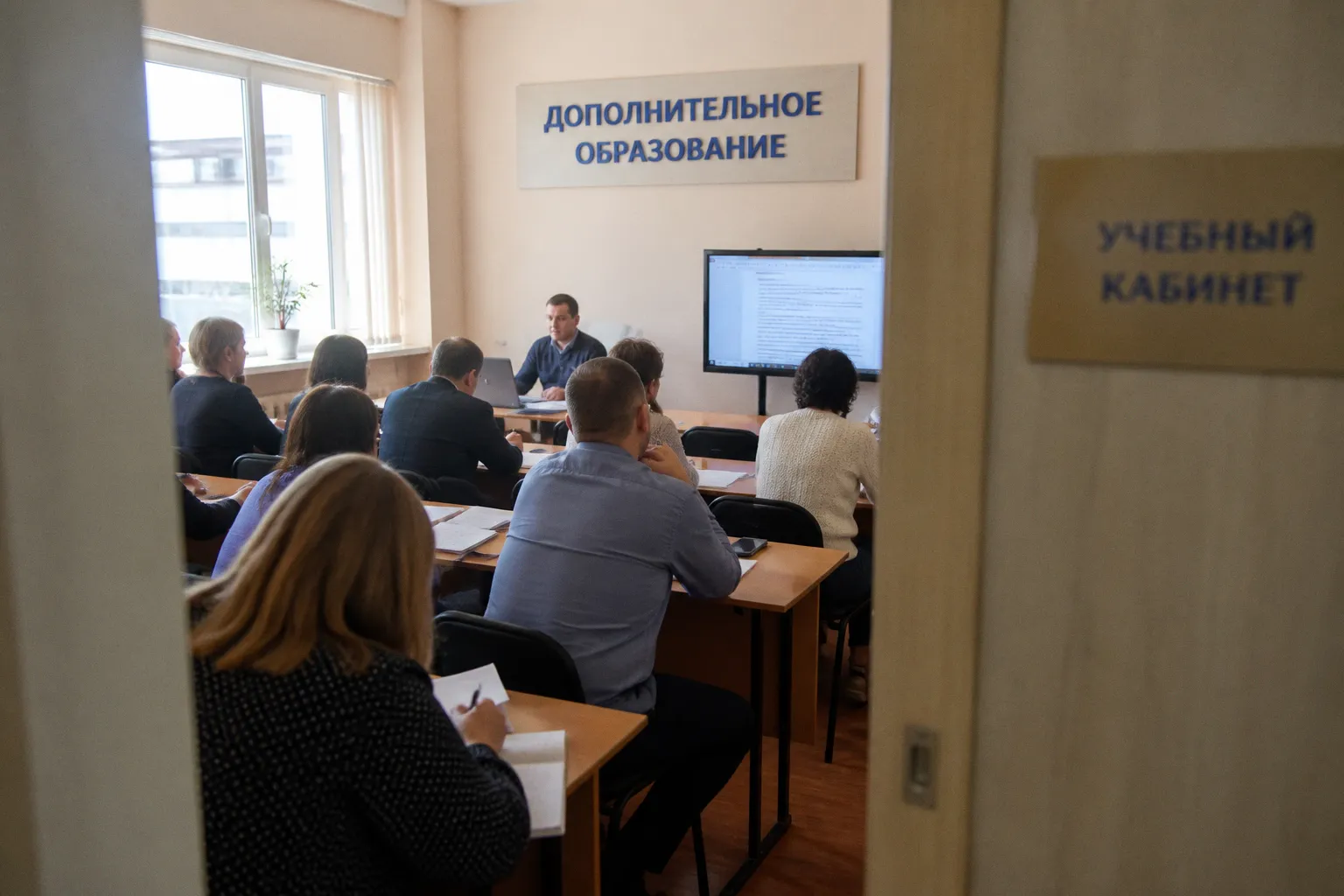 ВНУ-УСС проводит обучение по применению искусственного интеллекта при составлении юридических документов для
